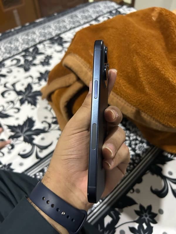 iPhone 15 Pro Max 256Gb 5