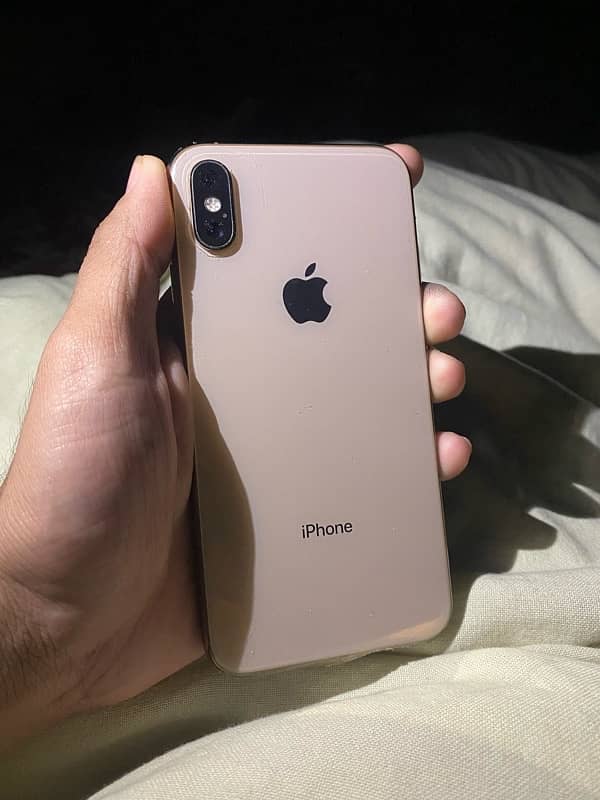 iphone xs nonpta 64gb gold colour 10/9,5 condition 2