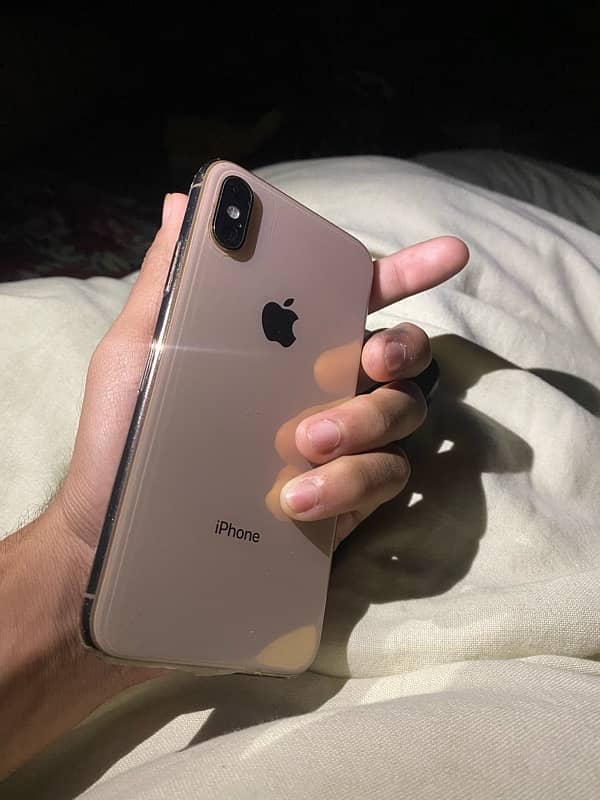 iphone xs nonpta 64gb gold colour 10/9,5 condition 6