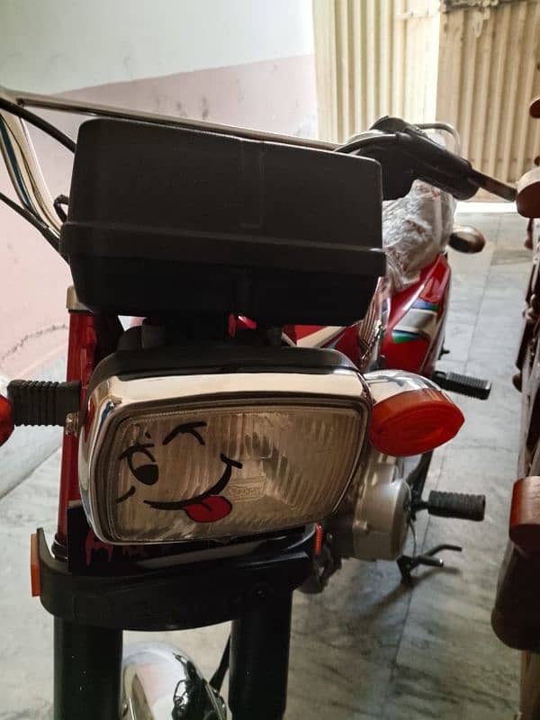 Honda 125 in genuine condition 1