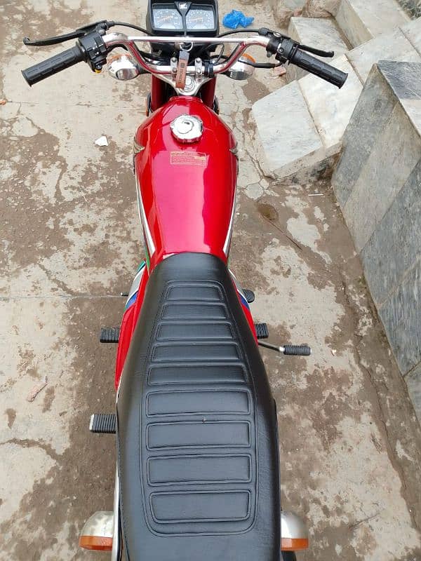 Honda 125 in genuine condition 2