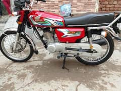 Honda 125 in genuine condition