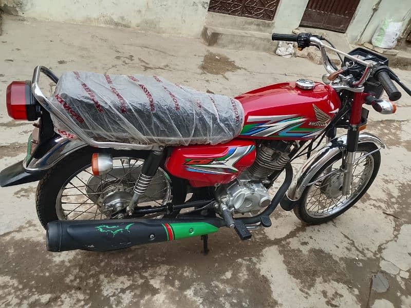 Honda 125 in genuine condition 5