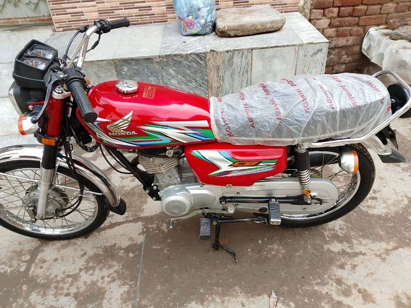 Honda 125 in genuine condition 9