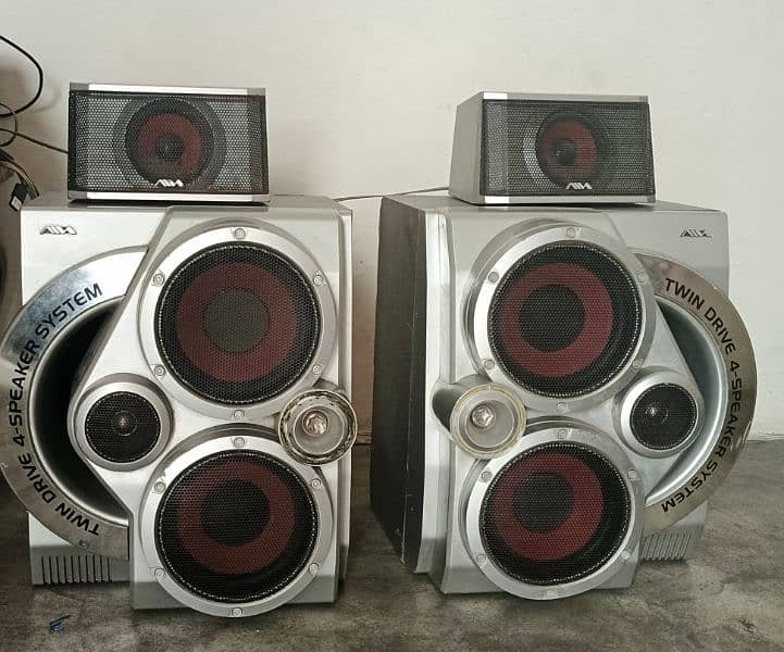 Aiwa Speaker's without Amplifier 0