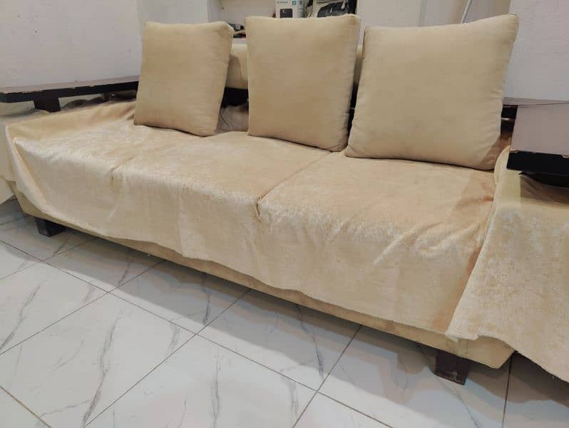 Sofa set poshish 6 seater Used Condition 0