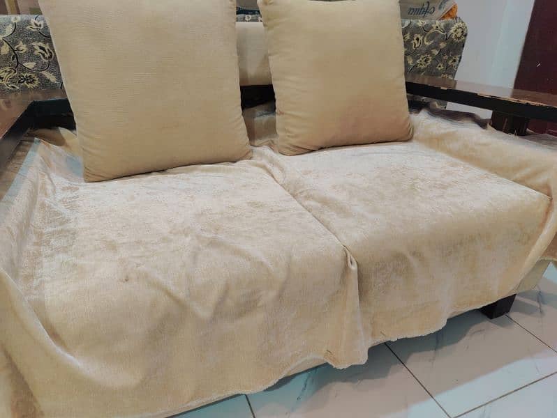 Sofa set poshish 6 seater Used Condition 2