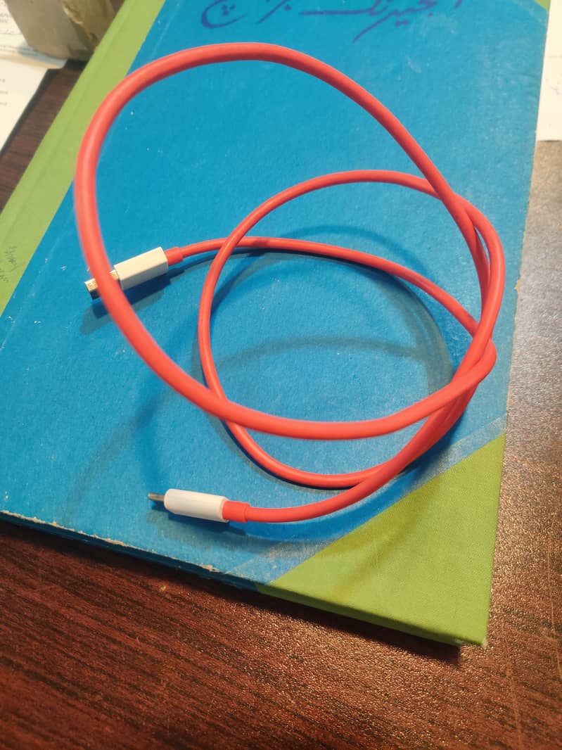 ONE PLUS ORIGINAL CHARGER With Cable URGENT SALE 3