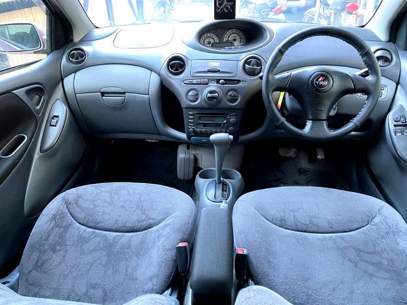 Toyota Vitz 2001 8