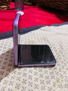 hey i am selling my galaxy Z flip 3