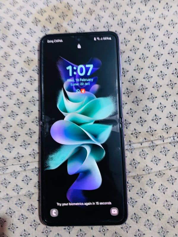 hey i am selling my galaxy Z flip 3 3