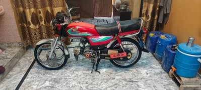 Honda 70 lush condition 2017 Lahore number 1hand use genion condition