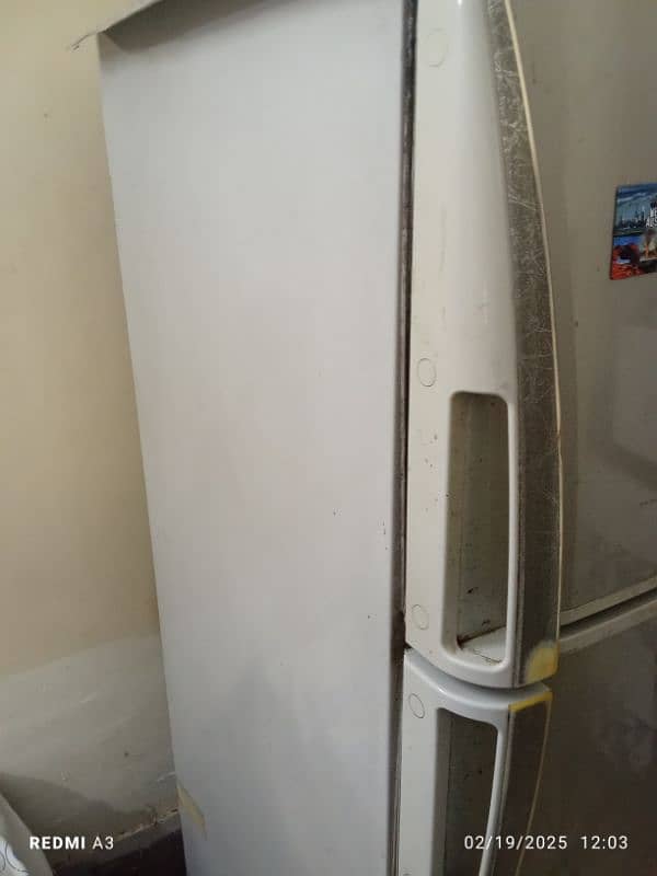 good quality refrigerator  dawlance ka hy 6