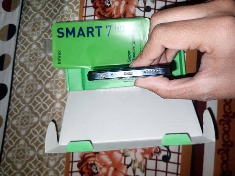 Infinix smart 7HD (2+2 --64). 2