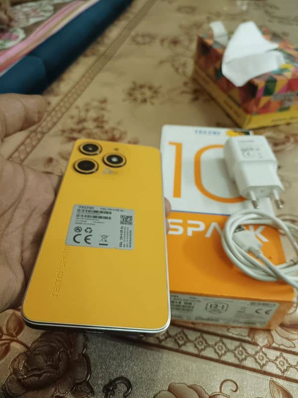 Tecno spark 10 8/128 External 4 gb No open no repair. 6