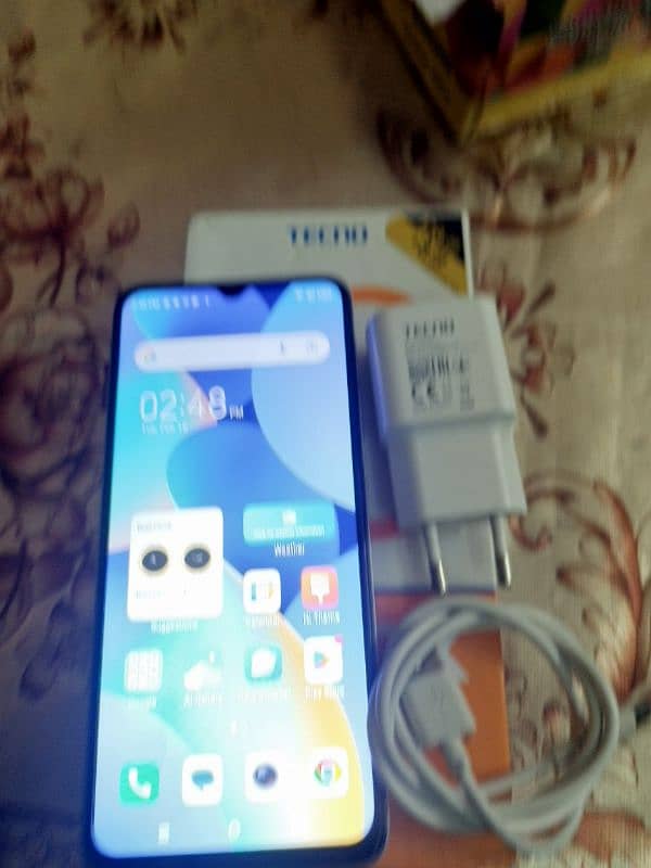 Tecno spark 10 8/128 External 4 gb No open no repair. 7