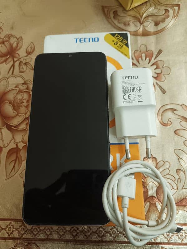 Tecno spark 10 8/128 External 4 gb No open no repair. 9