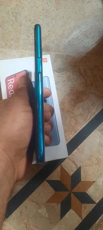 redmi note 9 s outclass condition 6 GB 128 GB one hand used 10/9.5 4