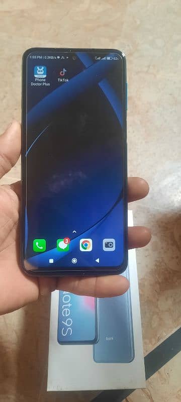 redmi note 9 s outclass condition 6 GB 128 GB one hand used 10/9.5 6