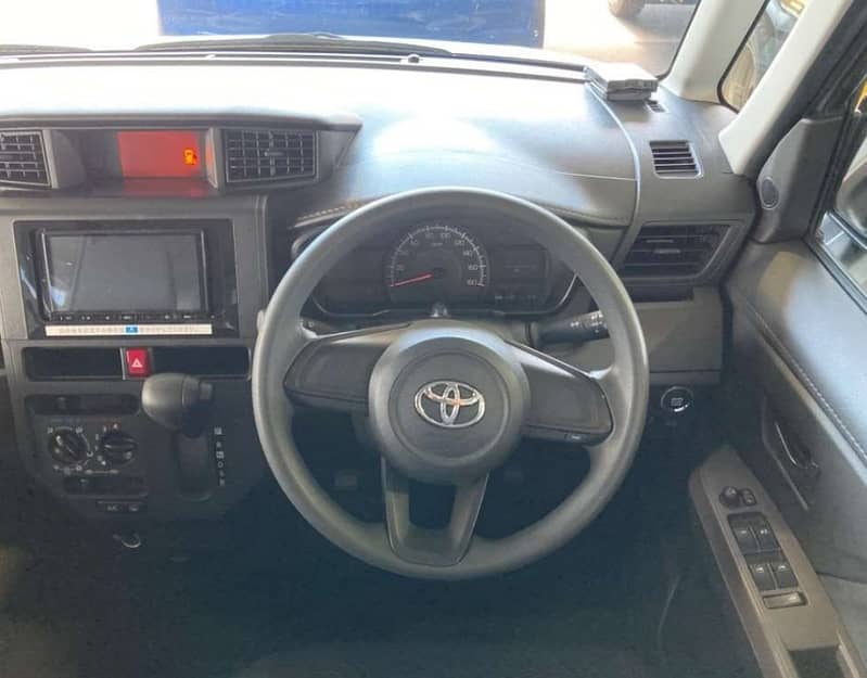 Toyota Roomy 2022 X 4