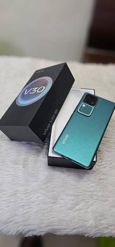 Vivo V30 PTA Approved 03246751929Watsapp 1