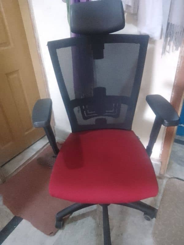 Gaming and office Hydrolic Chair (Dubai Stock) 0