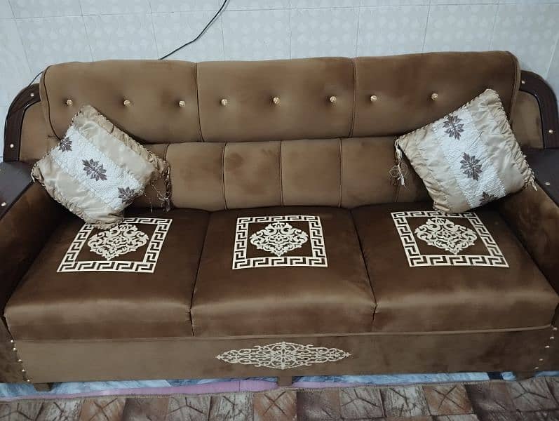 Brand New Sofa Set 3+2+1 with covers 2