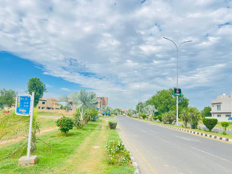 1 Kanal Hot Location Plot Available For Sale In Lake City Sector M-2 7