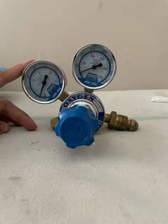 oxygen gas regulator