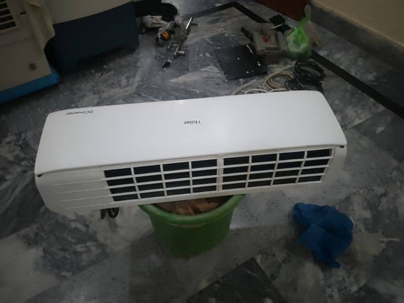 Haier invertor 1 ton only few months used 2