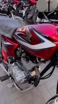 honda 125 2015 model look like a brand new