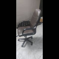 Computer Chair, Premium poshish and new foam