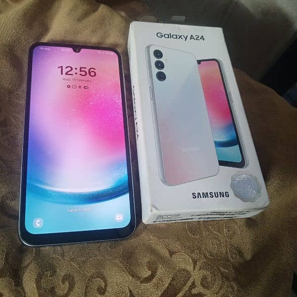 Samsung Galaxy a24 with box 0