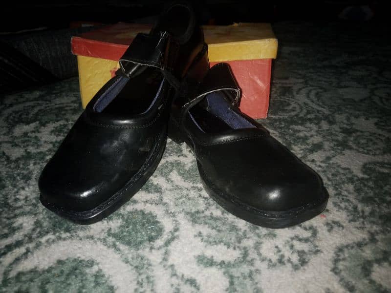 school shoes 7