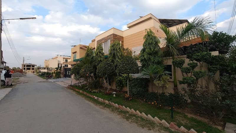 Premium Corner 1 Kanal House Is Available For Sale In Bankers Co-Operative Housing Society 3