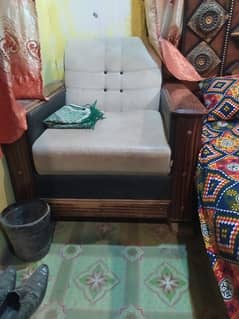 all furniture in sale 10 by 10 condition in roadi