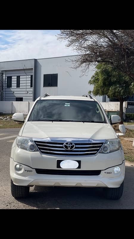 Toyota Fortuner 2014 0