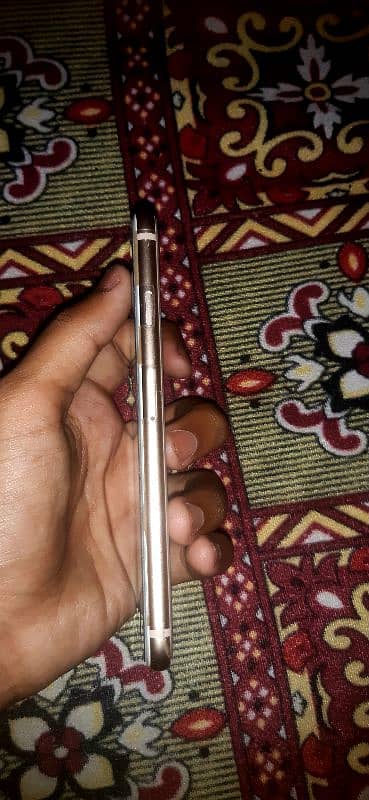 IPHONE 8 FOR SELL 2