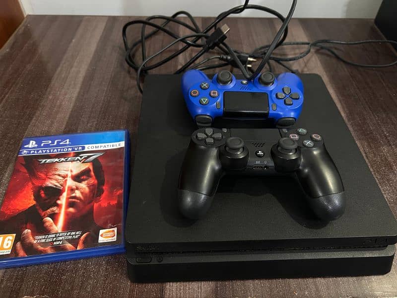 PS4 Slim 1TB with 2 Dual shock Controllers 1