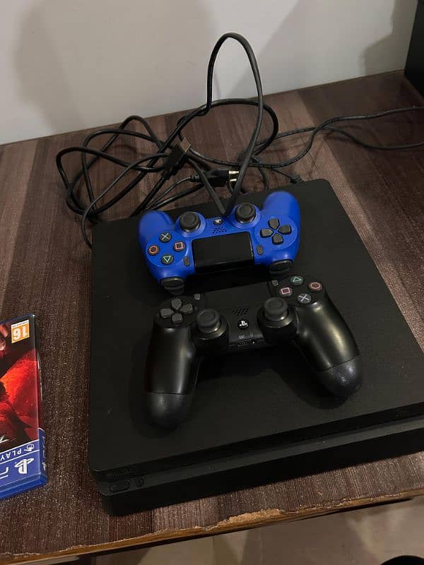 PS4 Slim 1TB with 2 Dual shock Controllers 4