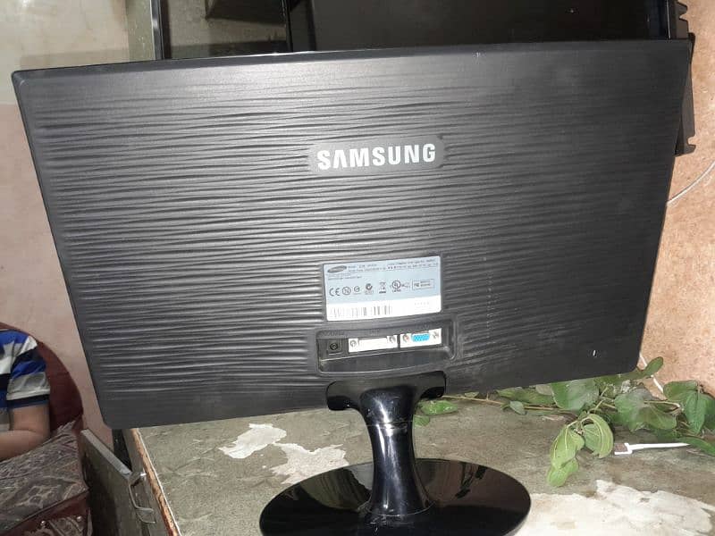 Samsung new lcd 1