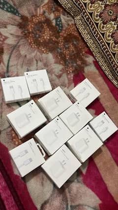 Applw Original Chargers 20W (Type C + Lightning)