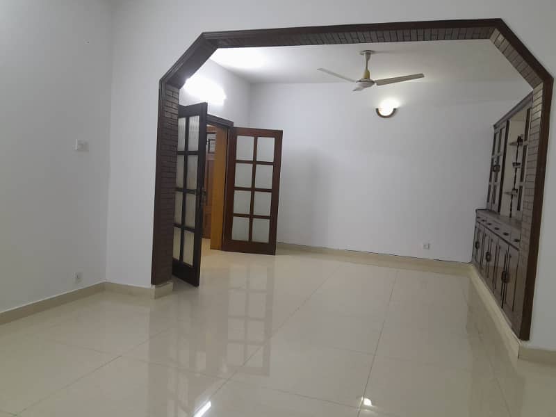 F-11 Beautiful Location Size 666/Yrds Real pics Lower Ground 3Besroom Tiled Flooring For Rent 7