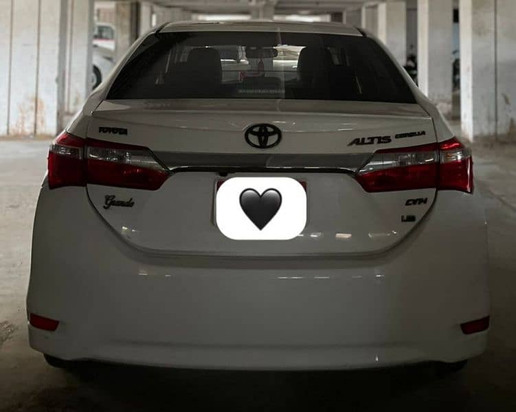 Toyota Altis Grande 2015 family car 3