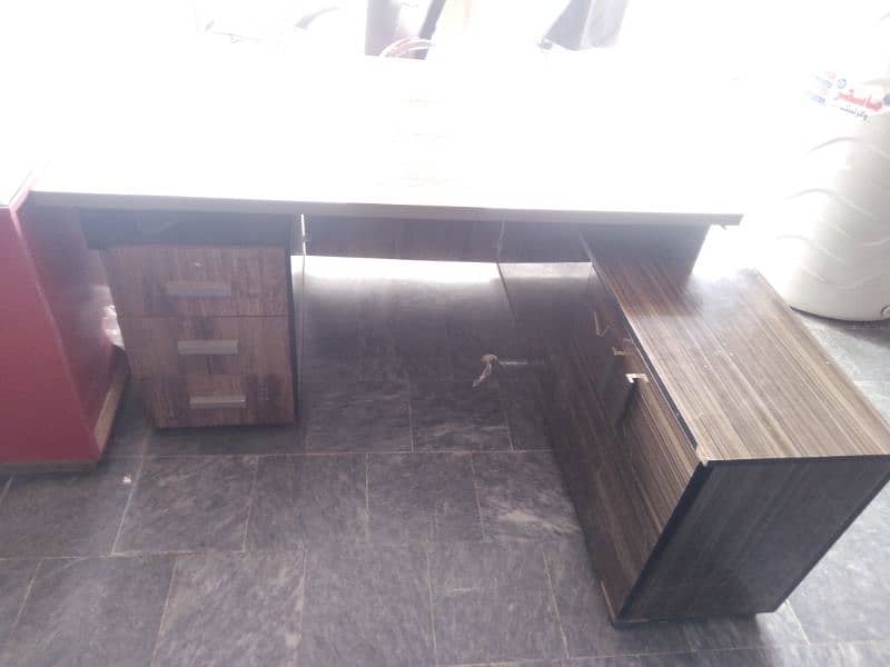 office Exective table and side table 12