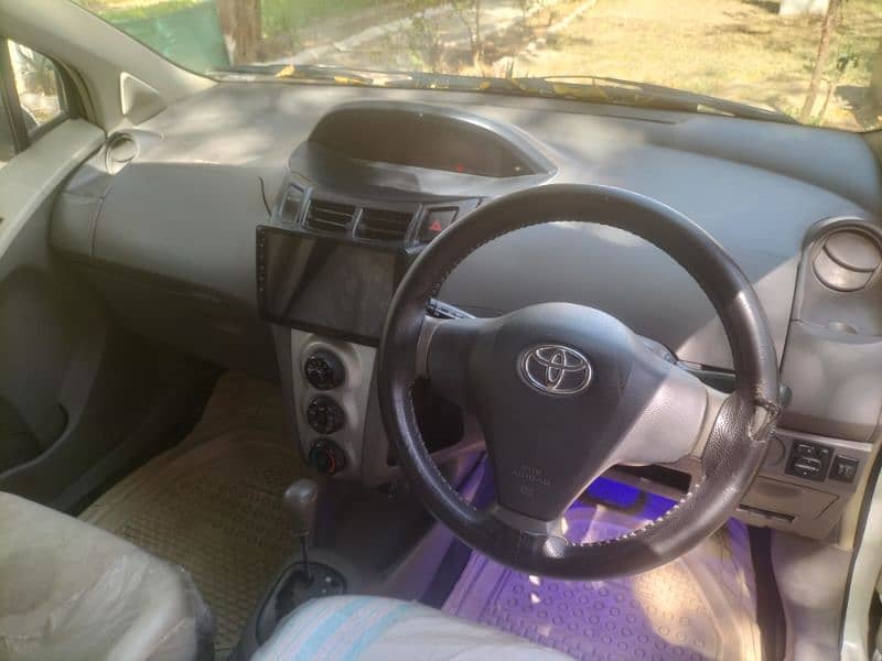 Toyota Vitz 2011 2