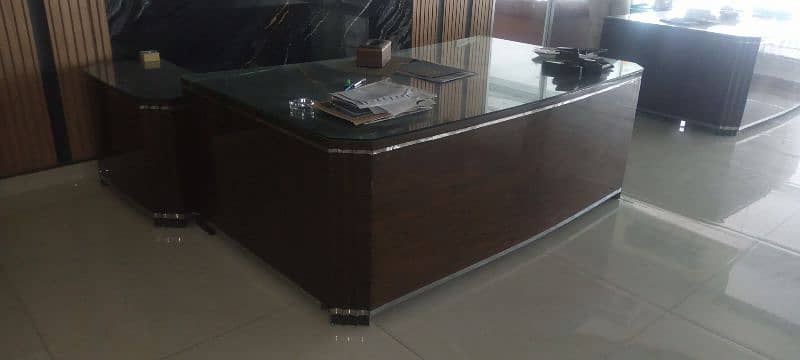 Office Executive table for sale 4