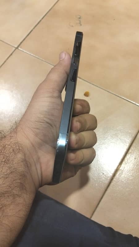 iPhone 13 Pro Max Jv 256 gb 10/10 condition 4