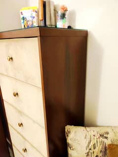 Bed's Chester Drawers excellent condition