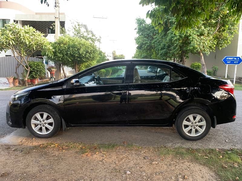 Toyota Corolla Altis 1.8 2015 3